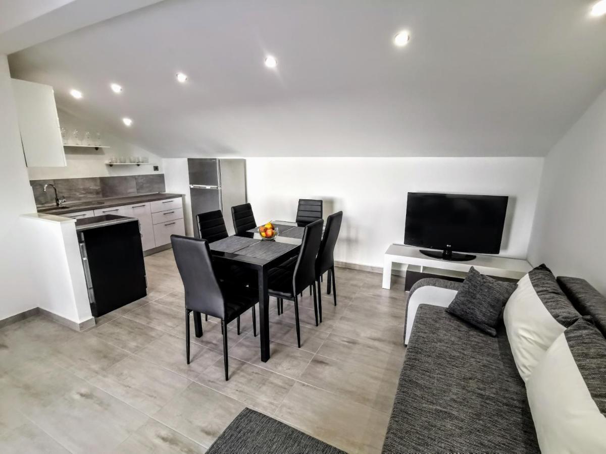 Apartmani Krnic 希贝尼克 外观 照片