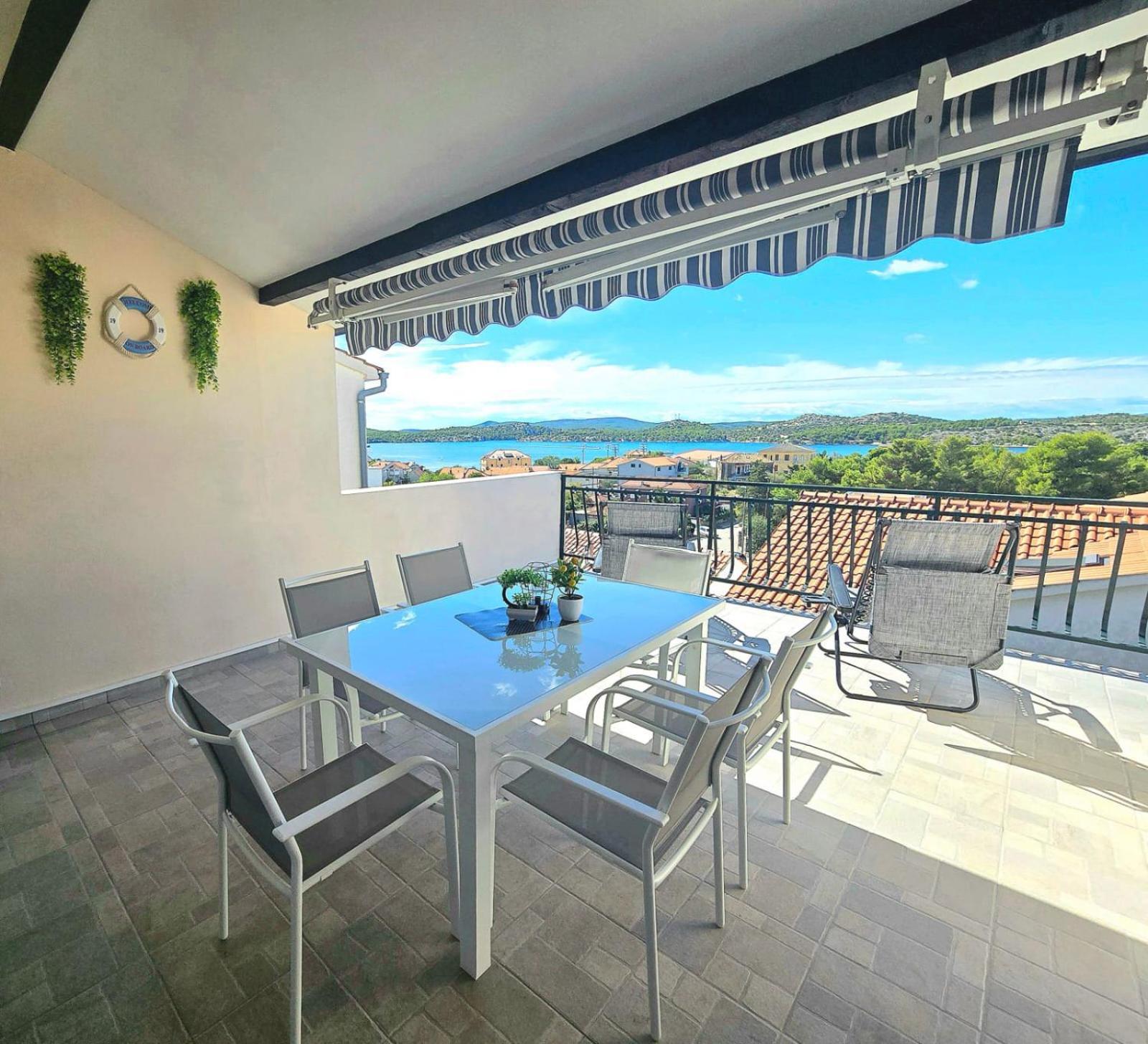 Apartmani Krnic 希贝尼克 外观 照片