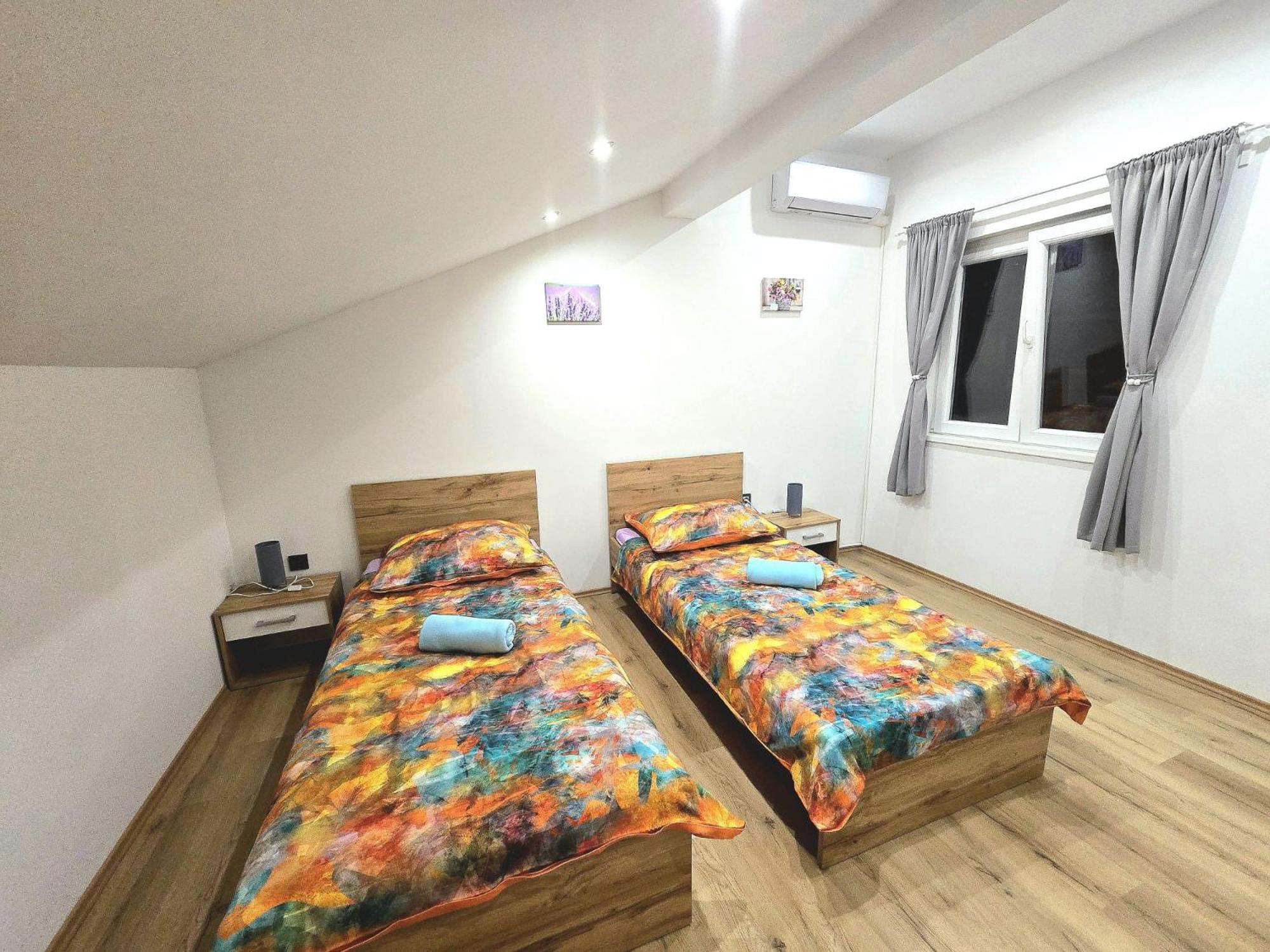 Apartmani Krnic 希贝尼克 外观 照片